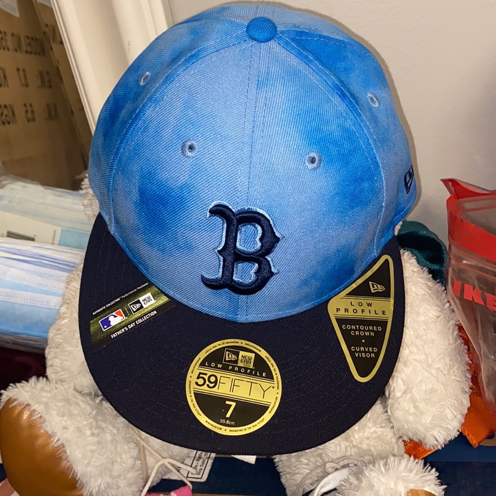 Brand New Limited Edition RedSox Fitted 🧢